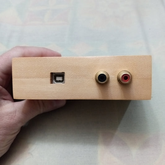 Solid Maple Stereo USB DAC